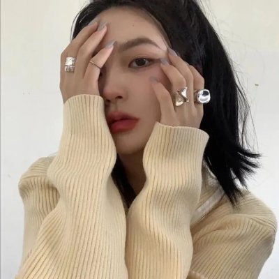 湖畔的女人们